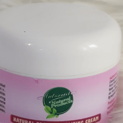 Automatic Natural Face Revitalising Cream+ Multi-Vitamin Colour Pink.